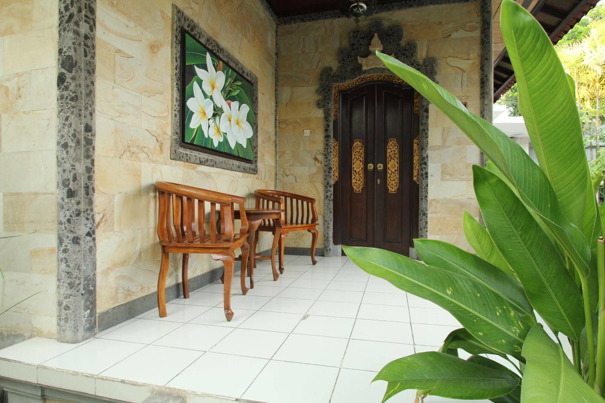 Taman Sari Cottages Kuta Lombok Exterior foto